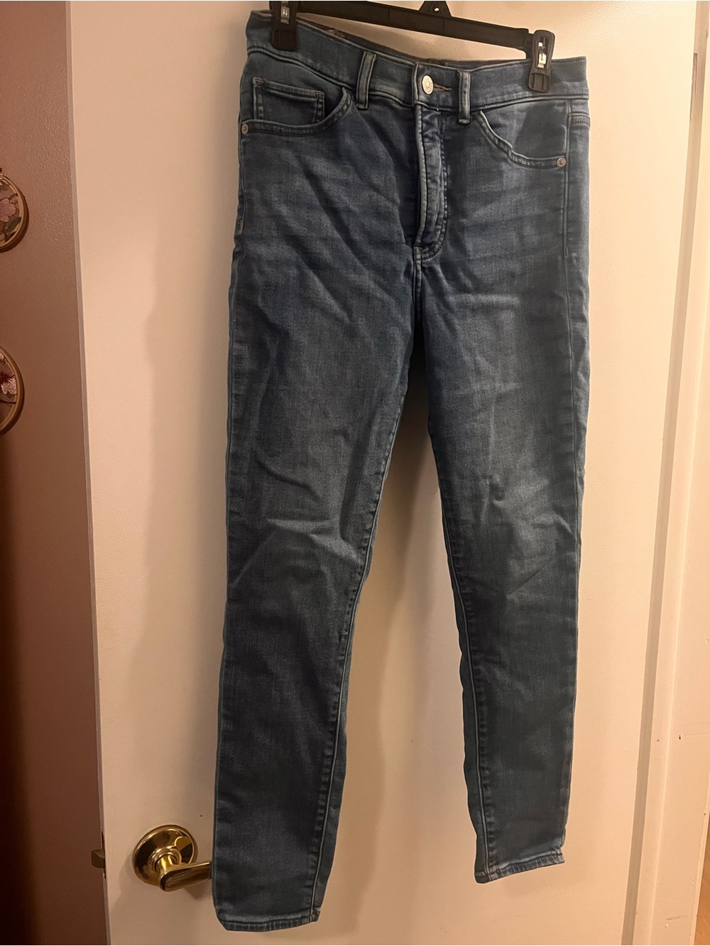 Express Women’s Skinny Jeans in Medium Blue Wash